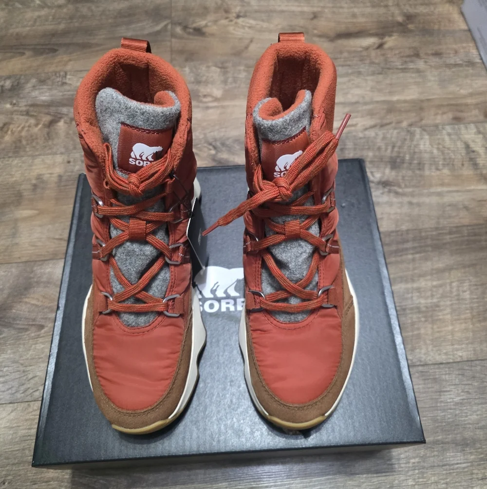 Sore Kinectic Impact lnsulated WP Red and Gray Winter Boots Women 7.5
